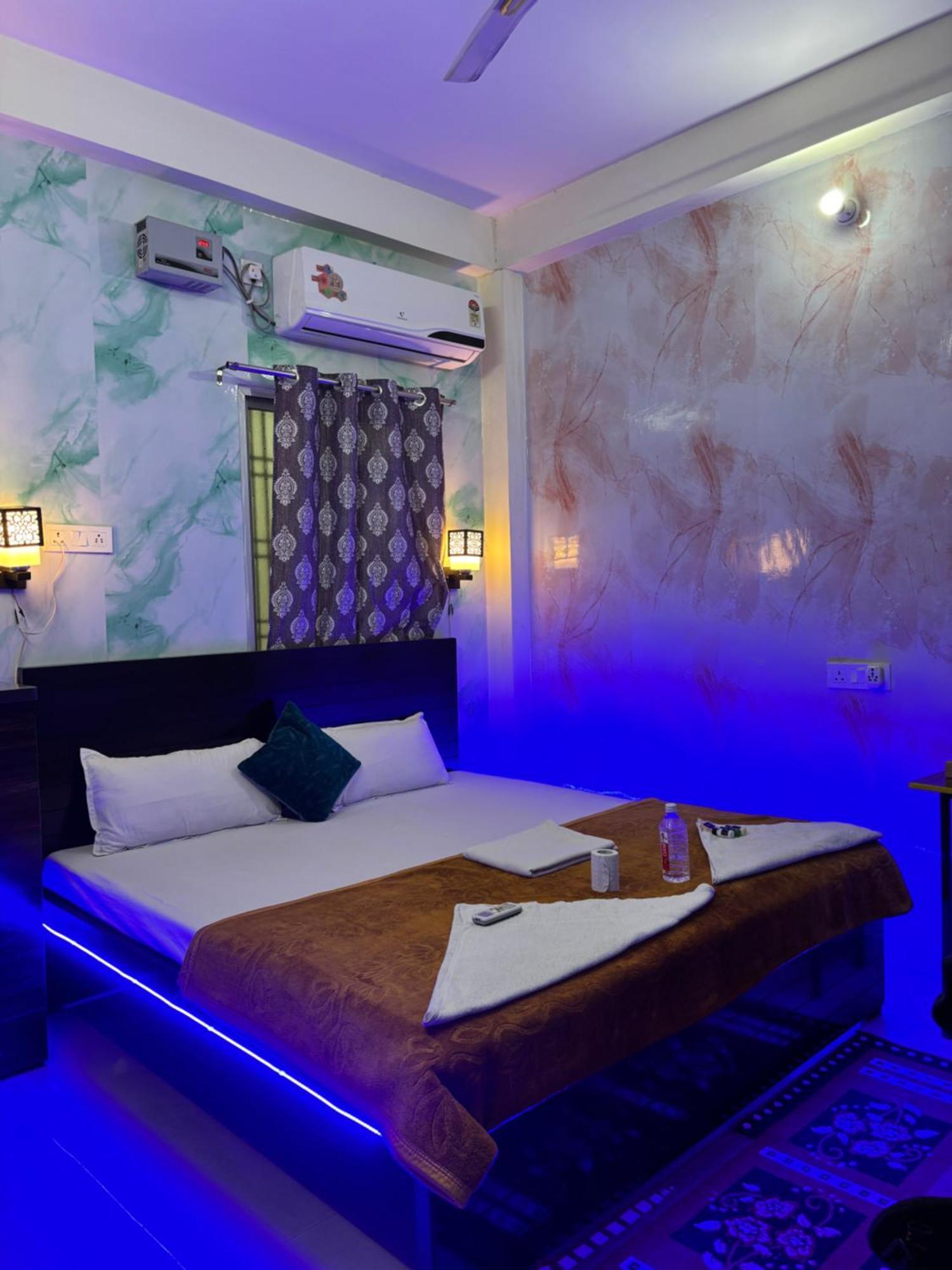 Gully Ghar Hotel Varanasi Exterior photo